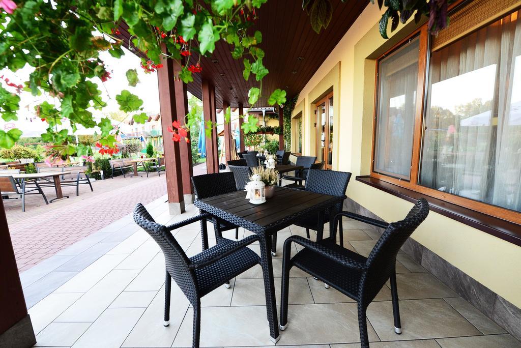 קורניק Hotel Daglezja Nad Jeziorem Kornickim מראה חיצוני תמונה