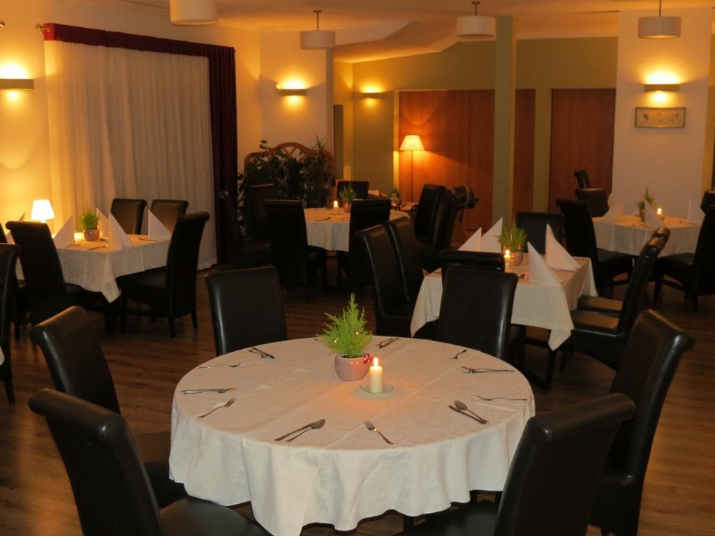 קורניק Hotel Daglezja Nad Jeziorem Kornickim מראה חיצוני תמונה
