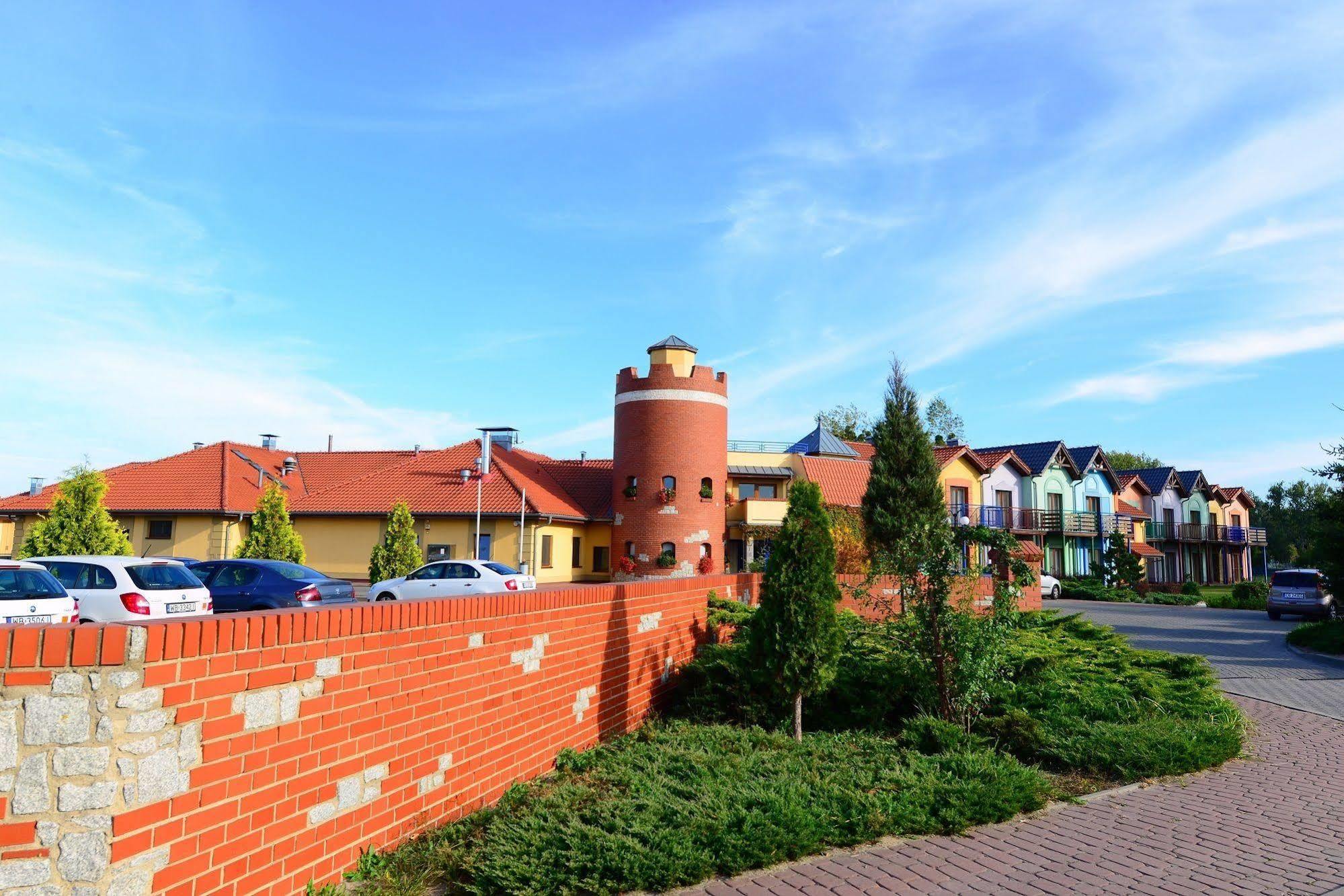 קורניק Hotel Daglezja Nad Jeziorem Kornickim מראה חיצוני תמונה