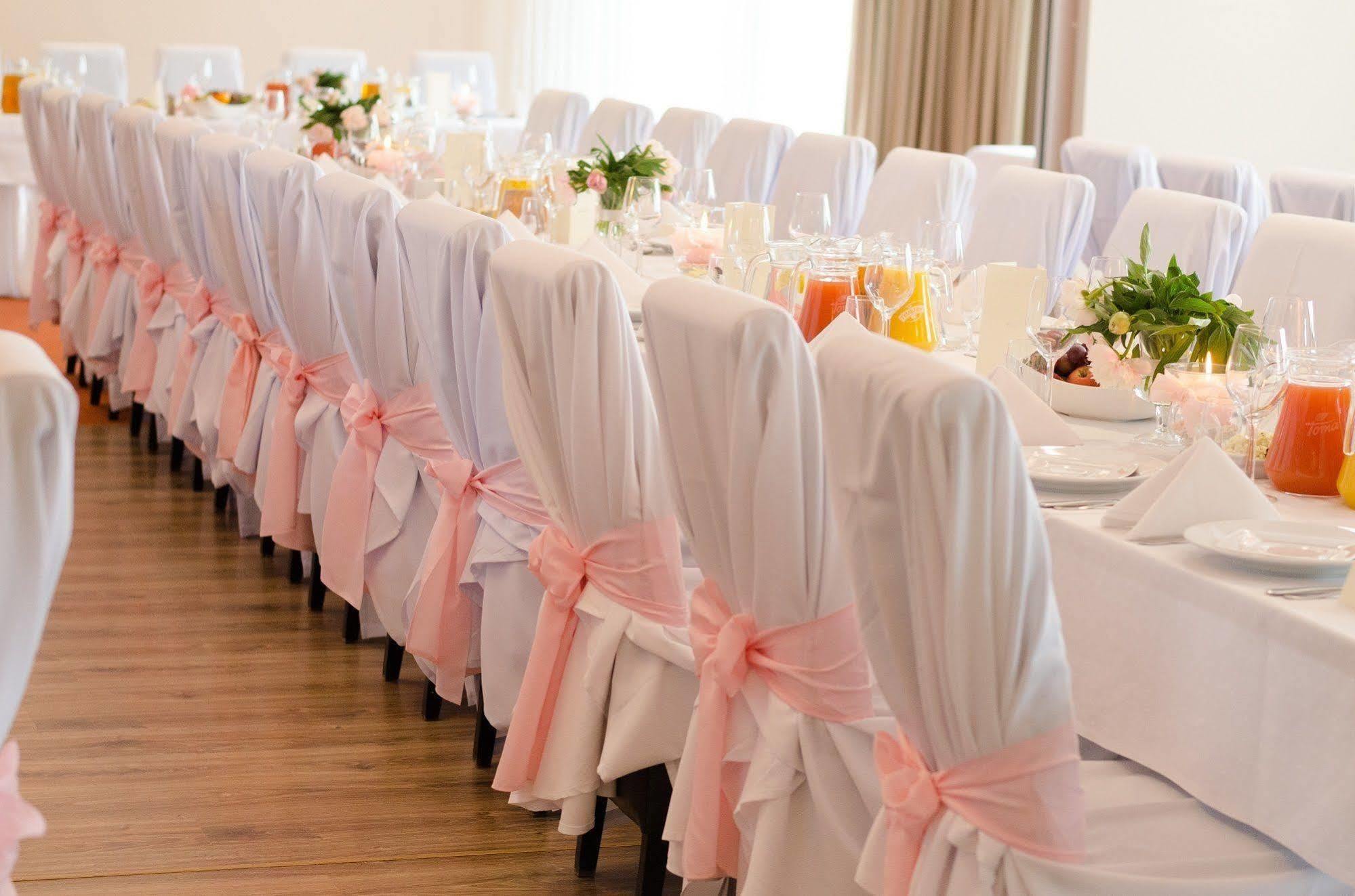 קורניק Hotel Daglezja Nad Jeziorem Kornickim מראה חיצוני תמונה
